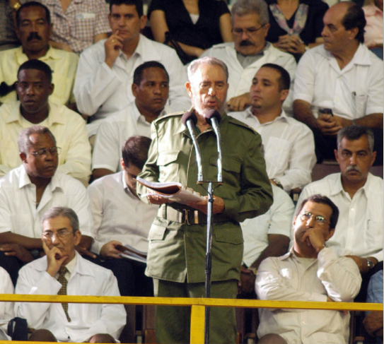 Fidel habla en el Acto de creación del Contingente Henry Reeve y Graduación de Médicos en la Ciudad Deportiva, 19 de septiembre de 2005. Foto: EFE / Archivo Fidel habla en el Acto de creación del Contingente Henry Reeve y Graduación de Médicos en la Ciudad Deportiva, 19 de septiembre de 2005. Foto: EFE / Archivo