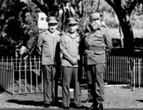Despedida de Duelo de Blas Roca Calderío, junto a él el General de Ejército Raúl Castro y el General de División Ulises Rosales del Toro.