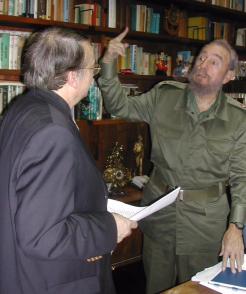 Fidel e Ignacio Ramonet sostuvieron más de un centenar de horas de diálogo Fidel e Ignacio Ramonet sostuvieron más de un centenar de horas de diálogo