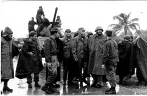 Desde los primeros momentos del azote se hizo presente en el área del desastre la figura del líder de la Revolución cubana, Fidel Castro. Desde los primeros momentos del azote se hizo presente en el área del desastre la figura del líder de la Revolución cubana, Fidel Castro.