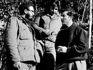 En diciembre de 1957, el periodista y fotógrafo madrileño, Enrique Meneses, se convirtió en el primer reportero que ascendió a la Sierra Maestra y fotografió a Fidel y al Che Guevara.
